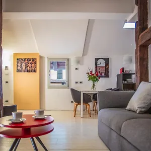 Apartamento Urbanicooh Azzoguidi - Torre Asinelli View, Bolonia